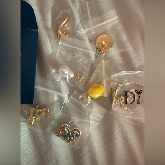 EFFY CHARM Paper Clip Bracelet MSC MERAVIGLIA CRUISE SHIP 2024 EFFY NEW 7 charms - Picture 3 of 3